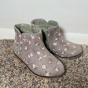 Cat & Jack size 7 girls ankle booties
